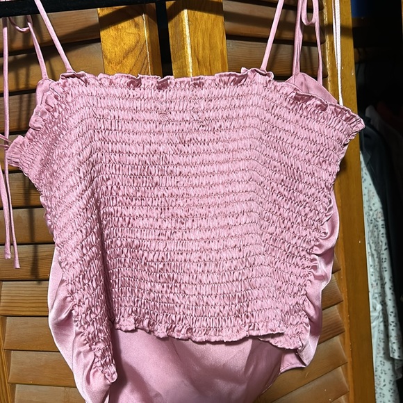 Medium Pink Crop Top - Urban Outfitters - Picture 2 of 2